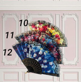 بادبزن دستی با دسته پلاستیکی در طرحهای رنگارنگ و تابستانی، سبک و قابل حمل